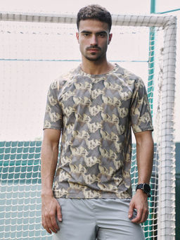 Campus Sutra - Men Multi-Color Polyester Activewear T-Shirt