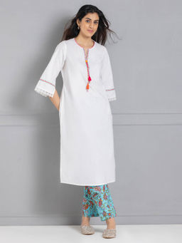 SHAYE - Round Neck White Embroidered Three-Quarter Sleeves Ethnic Kurta for Women