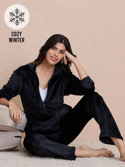 Nykd by Nykaa - Luxe Fur Cozy Front Open Zippered Jacket-NYS120-Jet Black