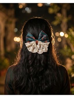 FUNKRAFTS - Girls Velvet and Lace Bow Alligator Hair Clip - Multi-Color (7-12 Years)