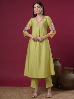 FASHOR - Women Green Embroidered Kurta with Pant (Set of 2)