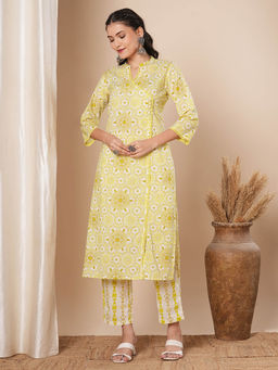 FASHOR - Women Yellow Printed Kurta with Pant (Set of 2)