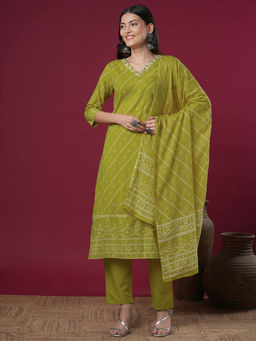 FASHOR - Women Green Embroidered Kurta with Pant and Dupatta (Set of 3)