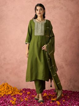 HRITIKA - Women Green Embroidered Kurta with Pant and Dupatta