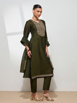 HRITIKA - Women Green Embroidered Kurta with Pant and Dupatta