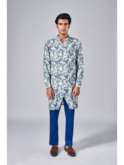 Arjun Kilachand - Printed Asymmetrical Kurta (Set of 2)