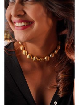 BINNI - Anti-Tarnish Golden Ananya Hridaya Necklace Set