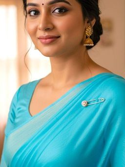 Accessher - Gold-Plated Heart Ad Saree Safety Pin Brooch