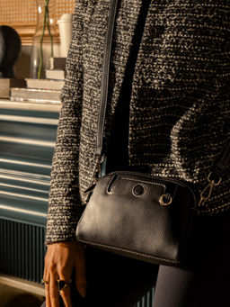 FAVORI - Black Pouche -Leather Crossbody Bag