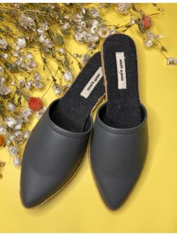Misfit Panda - Grey Solid Curved Mules