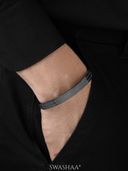 Black color option, Sold out, Currently selected