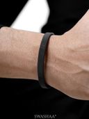 Black color option, Sold out, Currently selected