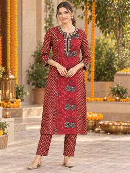Nayam by lakshita - Maroon Viscose Rayon Floral Kurta and Pant