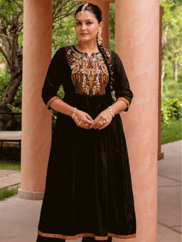 ARAMYA - Black Women Chanderi Flared Embroidered Kurta