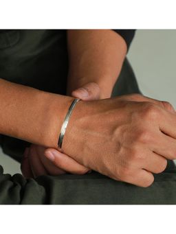 GIVA - Sterling Silver Patterned Bangle Bracelet For Mens