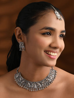 I Jewels - Stylish Silver Oxidised Choker Necklace Jewellery Set