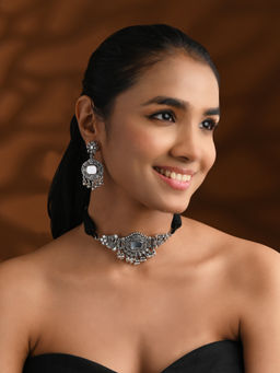 I Jewels - Classic Silver Oxidised Mirror Work Choker Necklace Jewellery Set