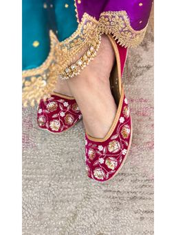 Desi Colour - The Mehar Collection Pink Elara Gulnaar Juttis