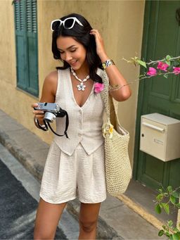 Outzidr - Beige Vest Vacay Top With Shorts