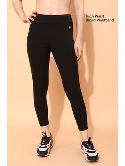 Clovia - Snug-Fit High-Rise Active Tights In Black