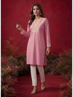 Lakshita - Pink Embroidered Wool Straight Kurta