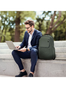 Safari - Unisex Ace Solid Olive Backpack (L)