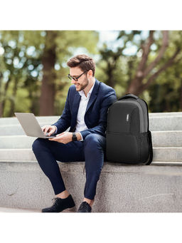 Safari - Unisex Ace Solid Grey Backpack (L)