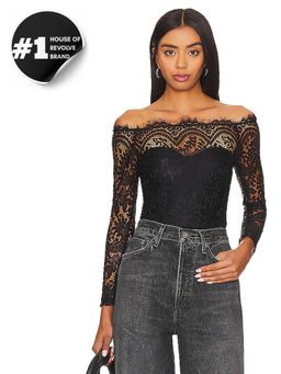 superdown - Rivka Off Shoulder Bodysuit