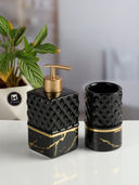 Black color option, Currently selected