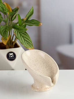 Kookee - Beige Ceramic Soap Holder Dish with Scrub
