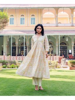Missprint - Women Yellow Floral Printed Kurta with Pant