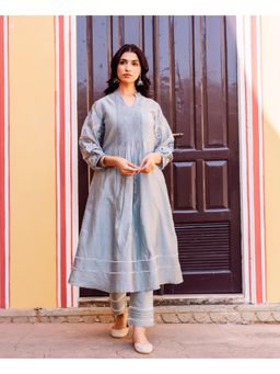 Missprint - Women Grey Embroidered Thread Work Kurta with Pant