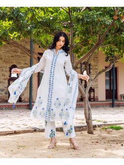 Missprint - Women White Floral Printed Kurta with Pant and Dupatta