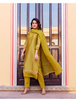 Missprint - Women Red Zari Embroidered Kurta with Pant and Dupatta