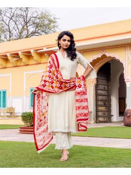 Missprint - Women Off White Floral Embroidered Kurta with Pant and Dupatta