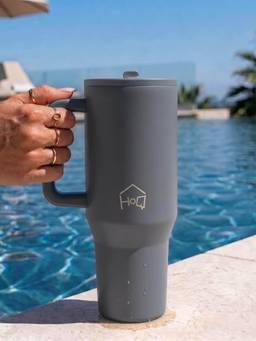 House of Quirk - Tumbler with Handle and Simple Flip Straw