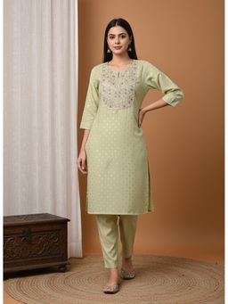 BulBul - Women Floral Embroidered Green Kurta with Pant