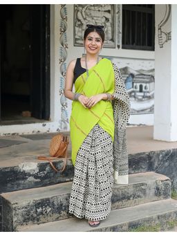 AMRUTKALA SAREES - Green Linen Abstract Printed Saree With Unstitched Blouse