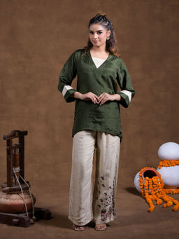 Phulkari Forever - Green Pure Silk Hand Embroidered Co-Ord (Set of 2)