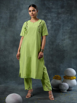 Phulkari Forever - Green Pure Chanderi Hand Embroidered Kurti and Pant (Set of 2)