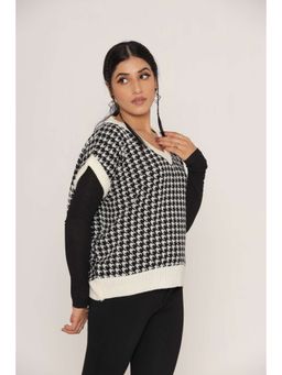 KASMA - Stylish Oversized Drop Shoulders B And W Woollen Sweater Vest For Women