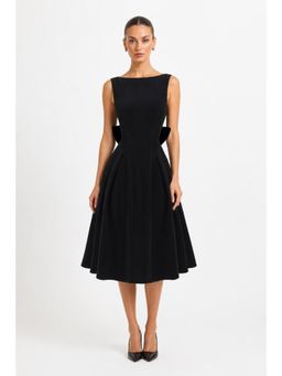 Cider - Velvet Boat Neck Bowknot Backless Midi Dress