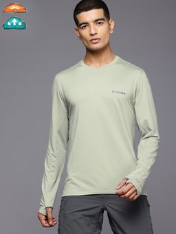 Columbia - Men Green Omni Shade Tech Trail Long Sleeve Round Neck T-Shirt