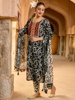 Women Plus - Black Embroidered Printed Kurta with Pant and Dupatta