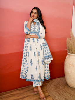 Kamodinee - Neel Bagicha Floral Kurta With Pant & Dupatta