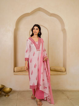Kamodinee - Rose Bloom Floral Kurta With Pant & Dupatta