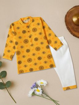 Desi Soota - Olive Cotton Floral Kurta With Pyjama