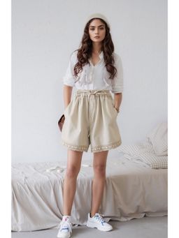 Outzidr - Beige Lace Detailed Shorts