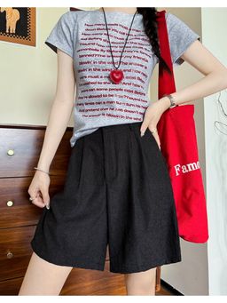 Outzidr - Black Relaxed Fit Pleated Shorts