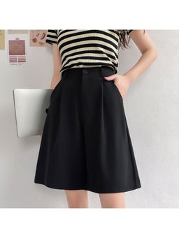 Outzidr - Black Pleated Relaxed Fit Shorts